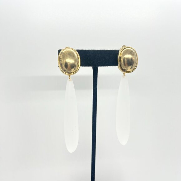 HANDMADE VINTAGE FROSTED TEARDROP CLIP ON EARRINGS ANTIQUED GOLD TONE LONG - Picture 3 of 12